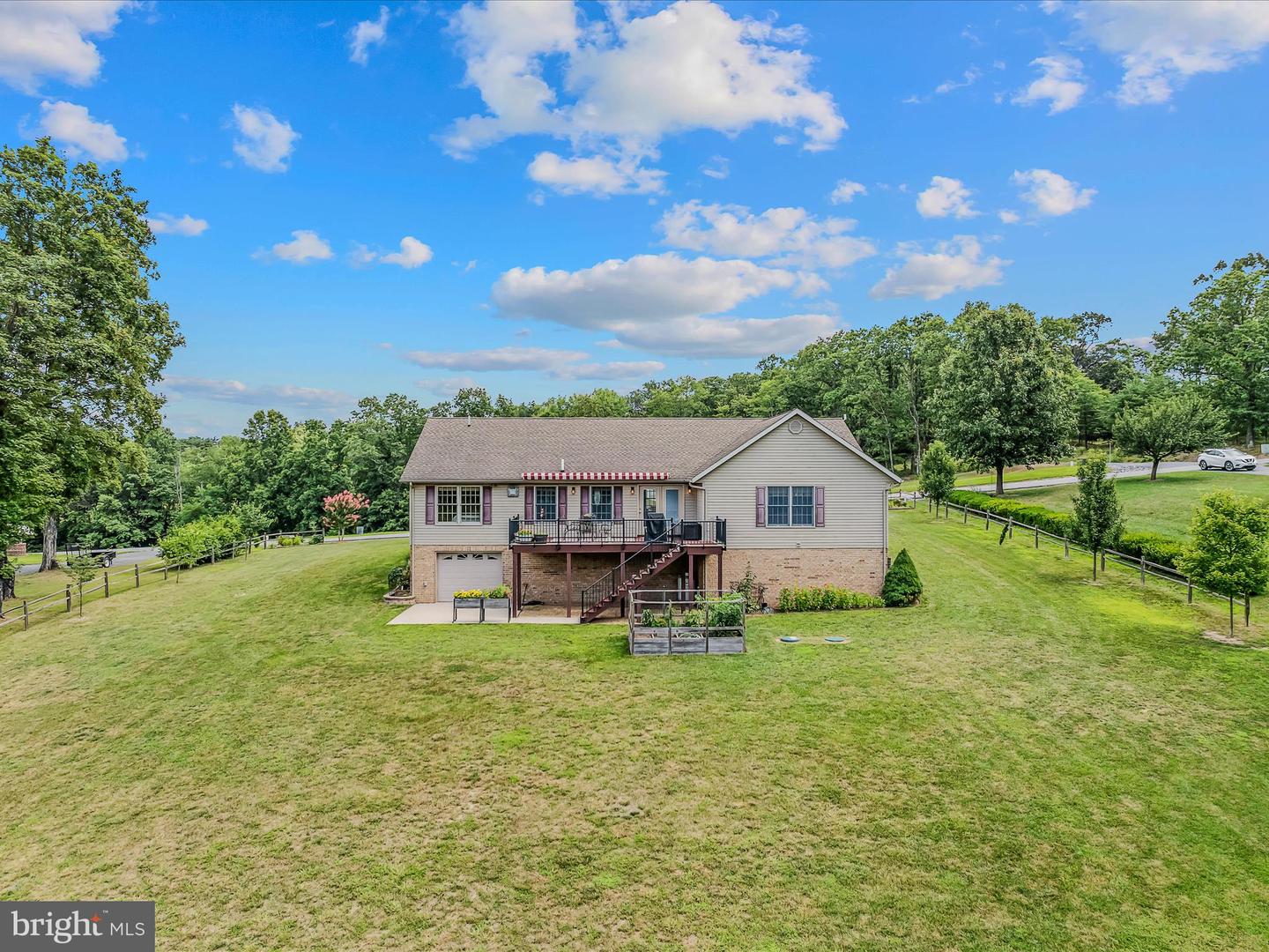 81 Fairview Oaks Ln