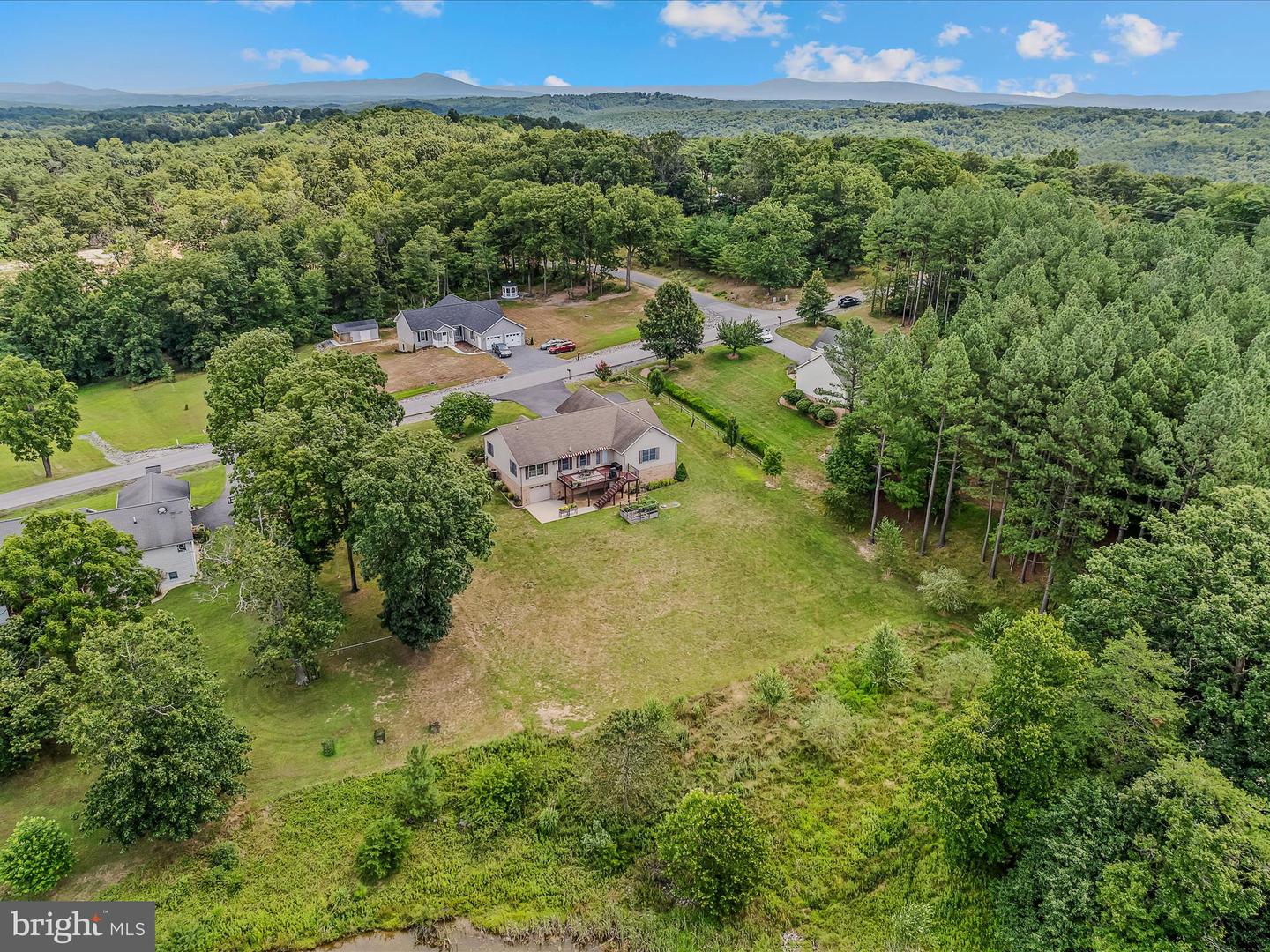 81 Fairview Oaks Ln