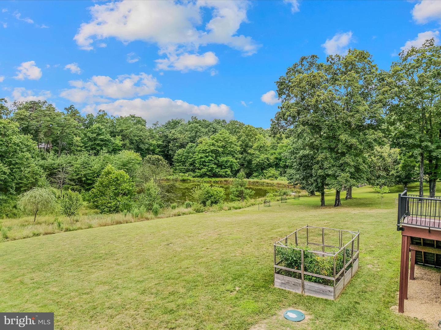 81 Fairview Oaks Ln