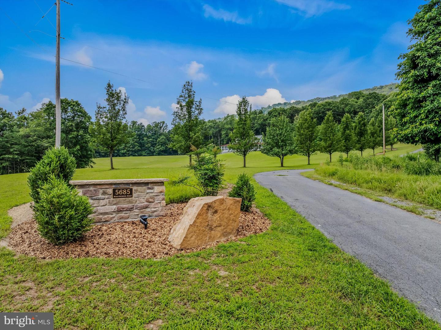 5685 Milo School Rd