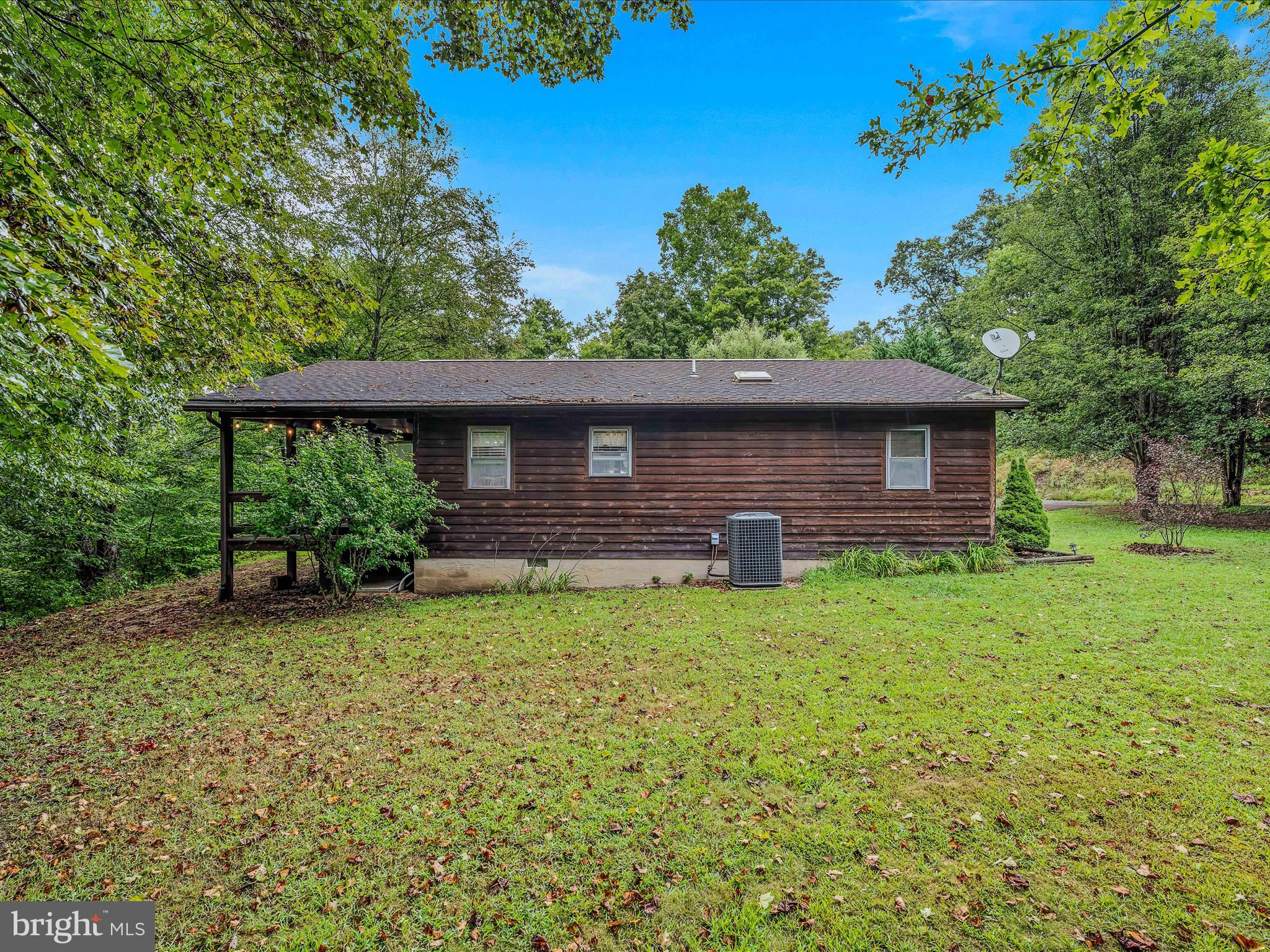 626 Clay Pits Ln