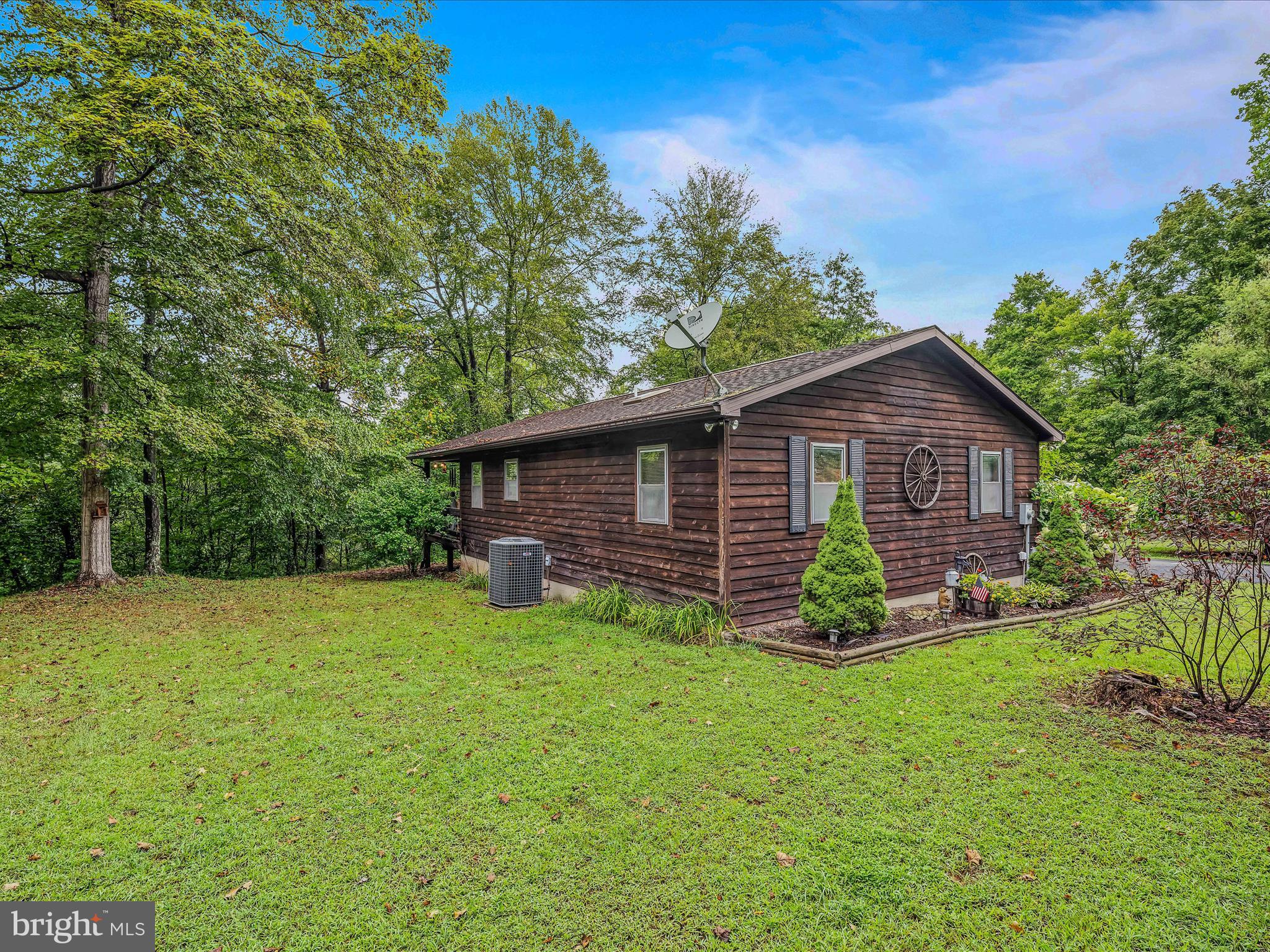 626 Clay Pits Ln