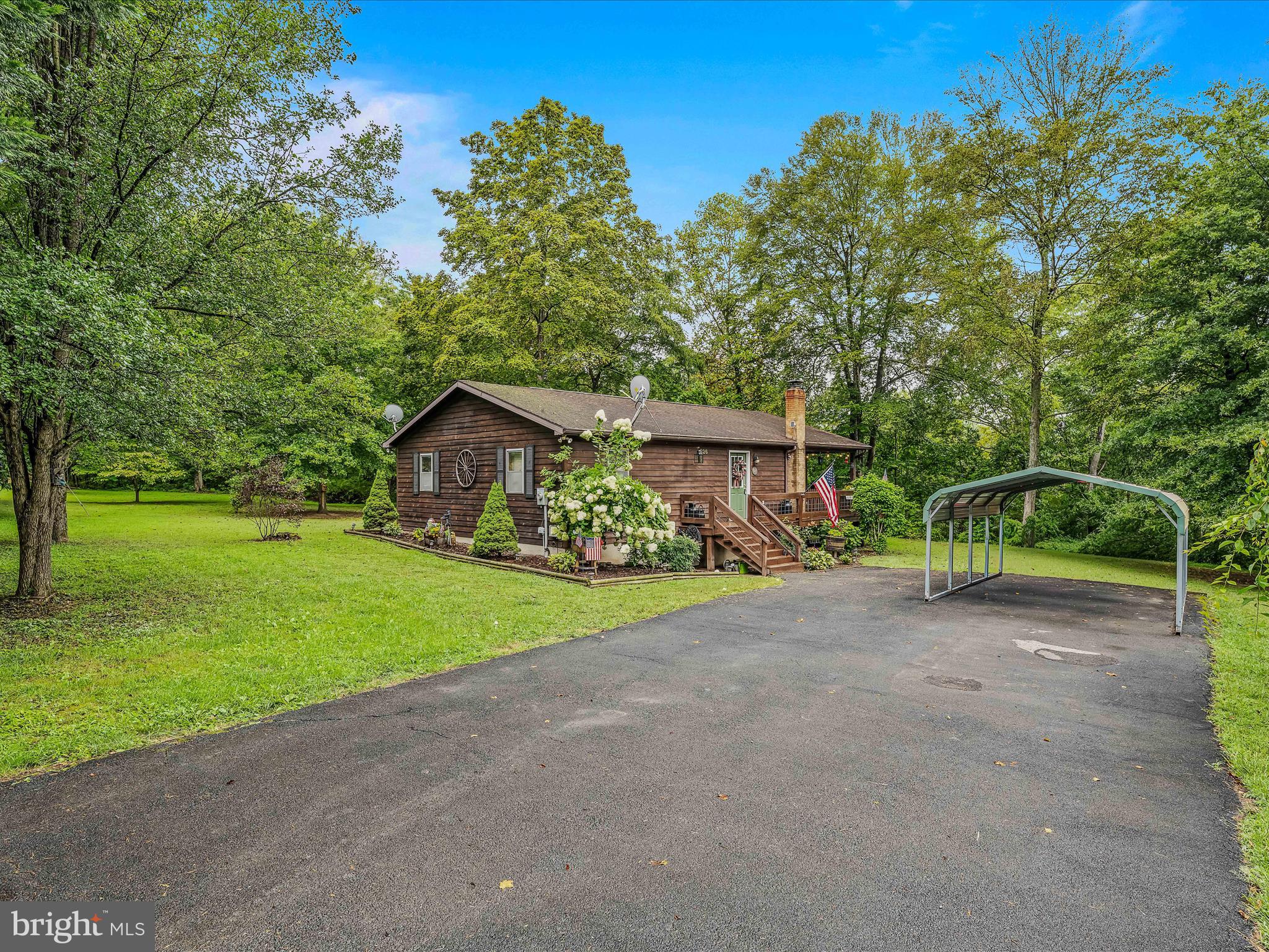 626 Clay Pits Ln