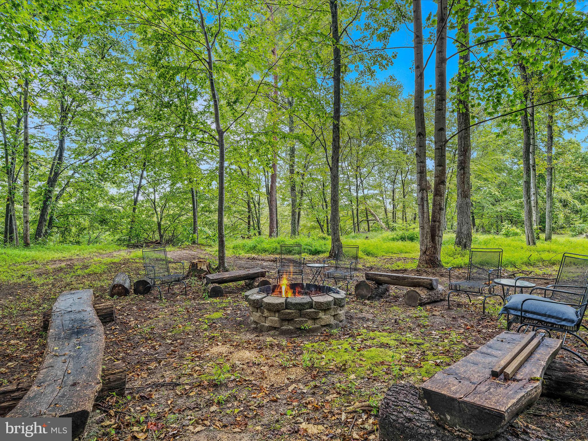 626 Clay Pits Ln