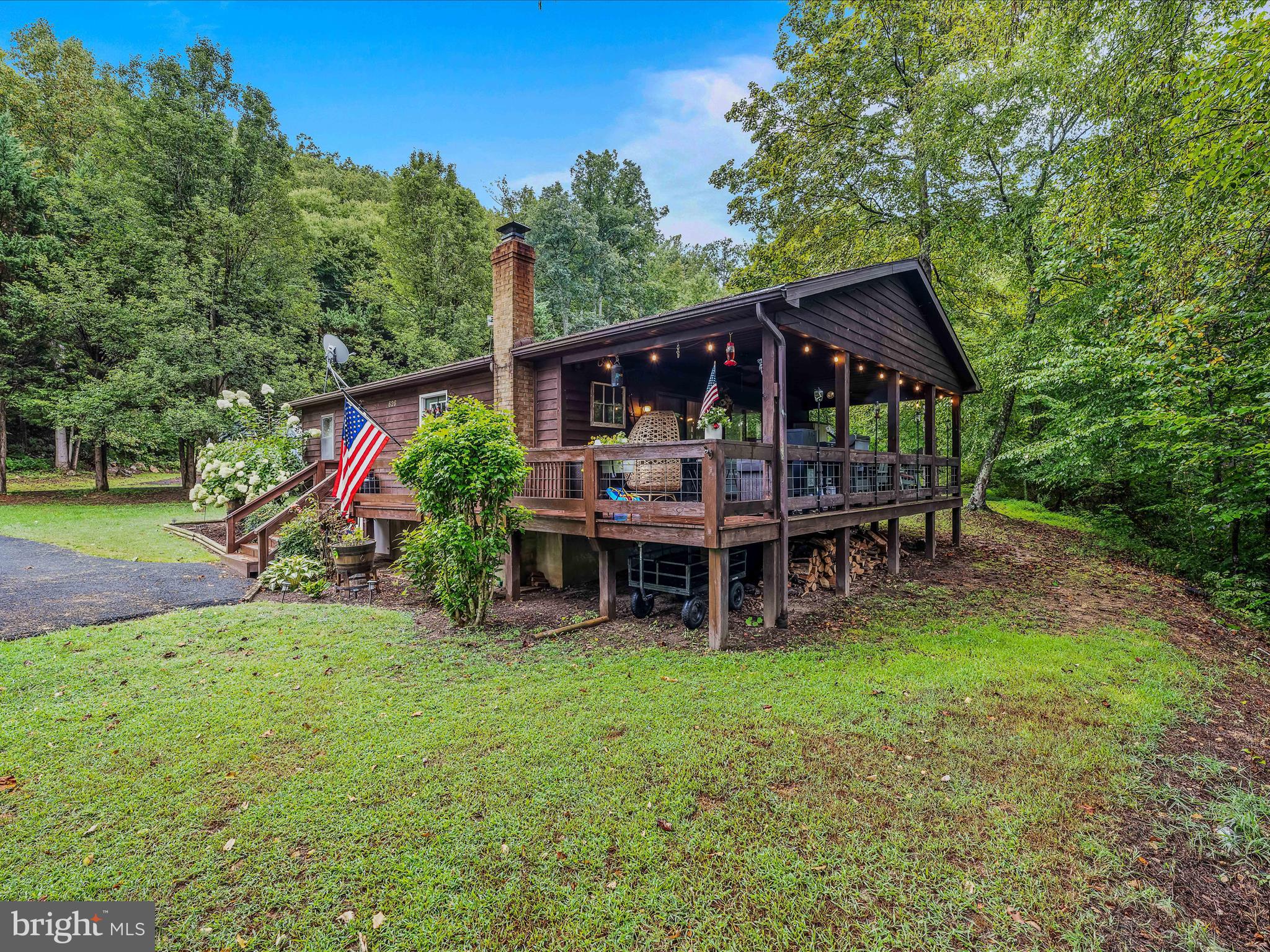 626 Clay Pits Ln