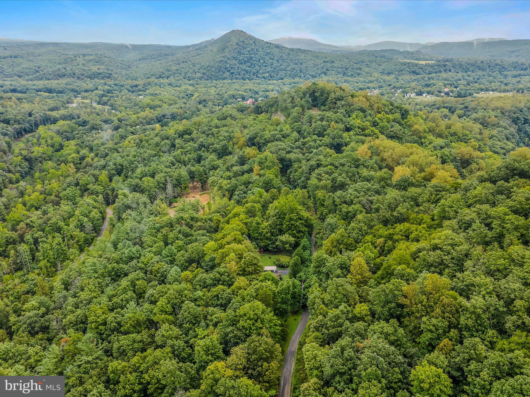 626 Clay Pits Ln