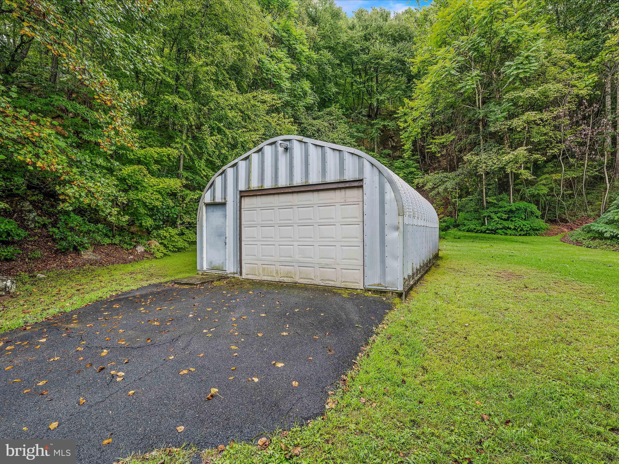 626 Clay Pits Ln