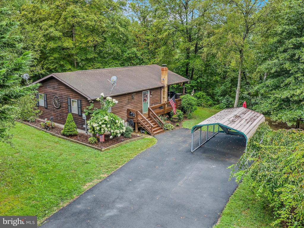 626 Clay Pits Ln