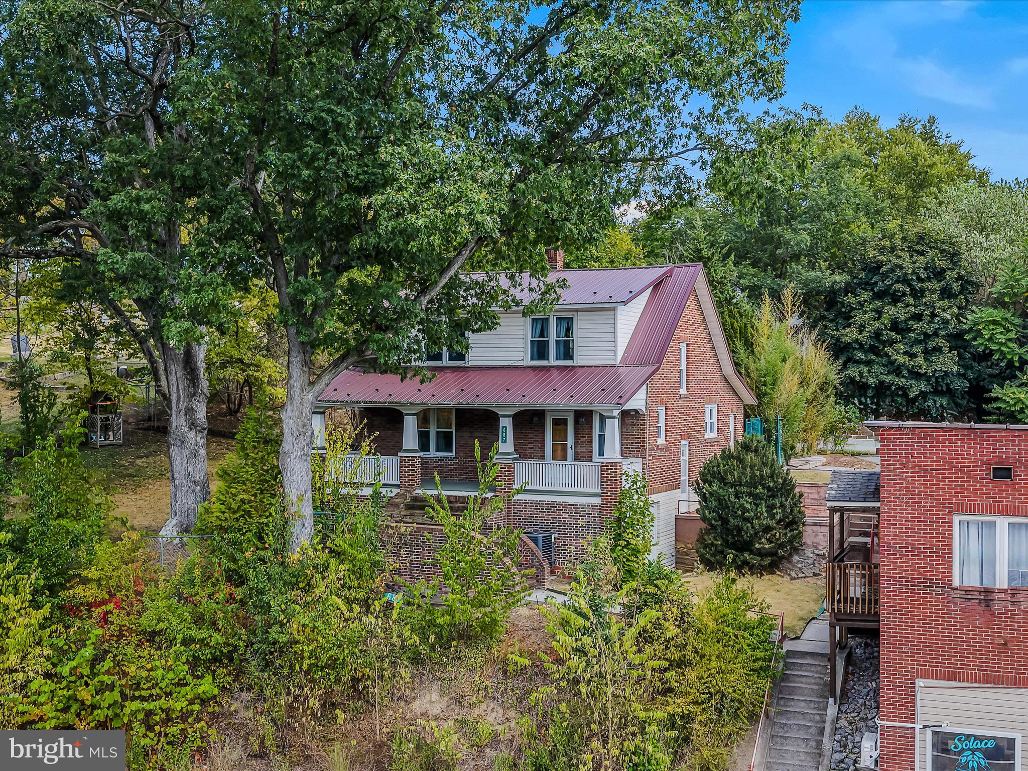 687 S WASHINGTON STREET