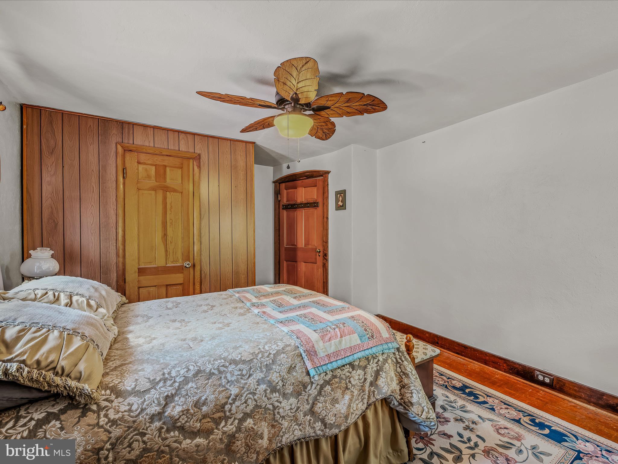 687 S WASHINGTON STREET