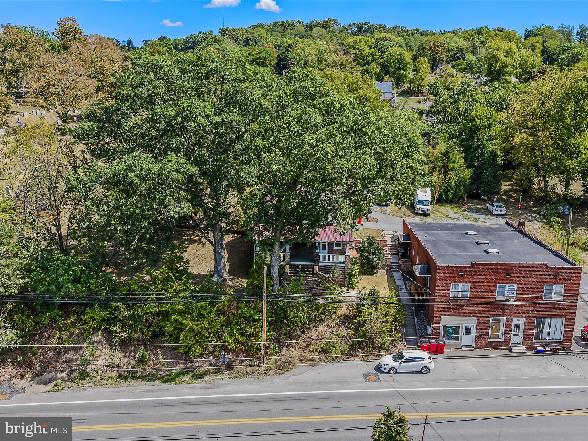 687 S WASHINGTON STREET