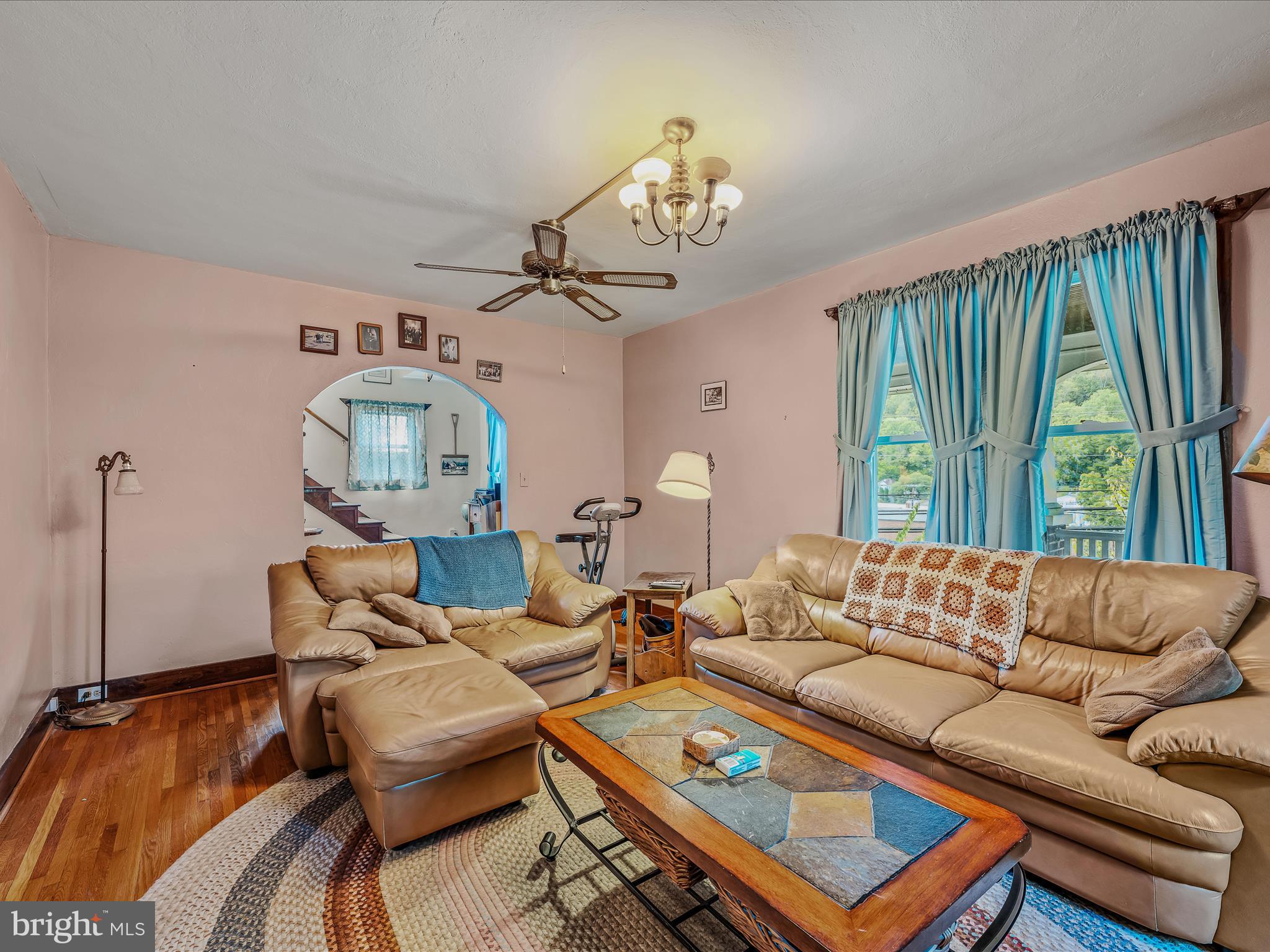 687 S WASHINGTON STREET