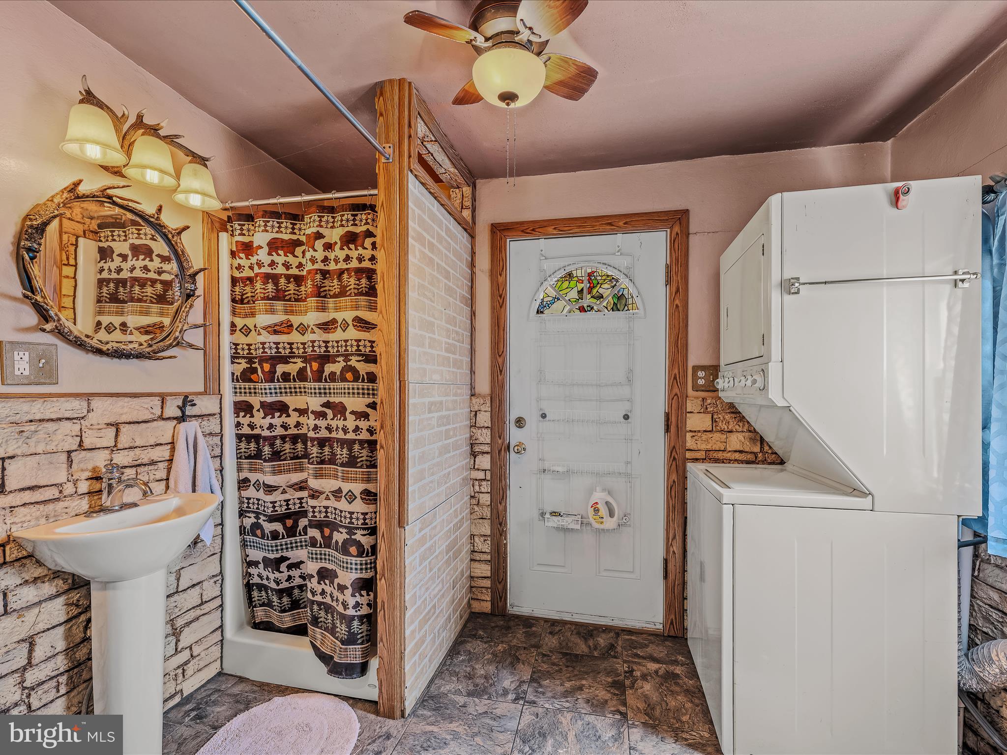 687 S WASHINGTON STREET