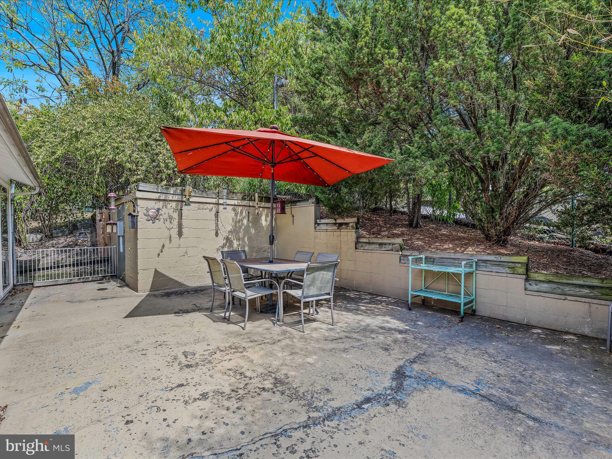 687 S WASHINGTON STREET