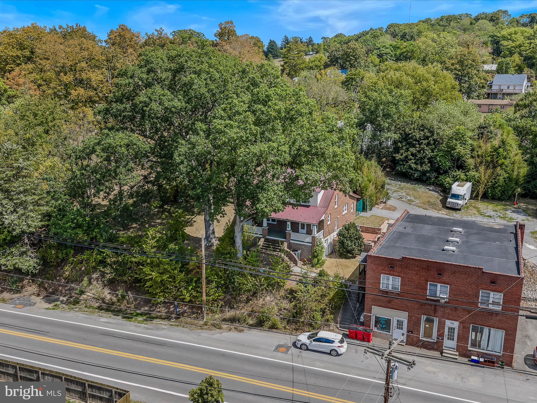 687 S WASHINGTON STREET