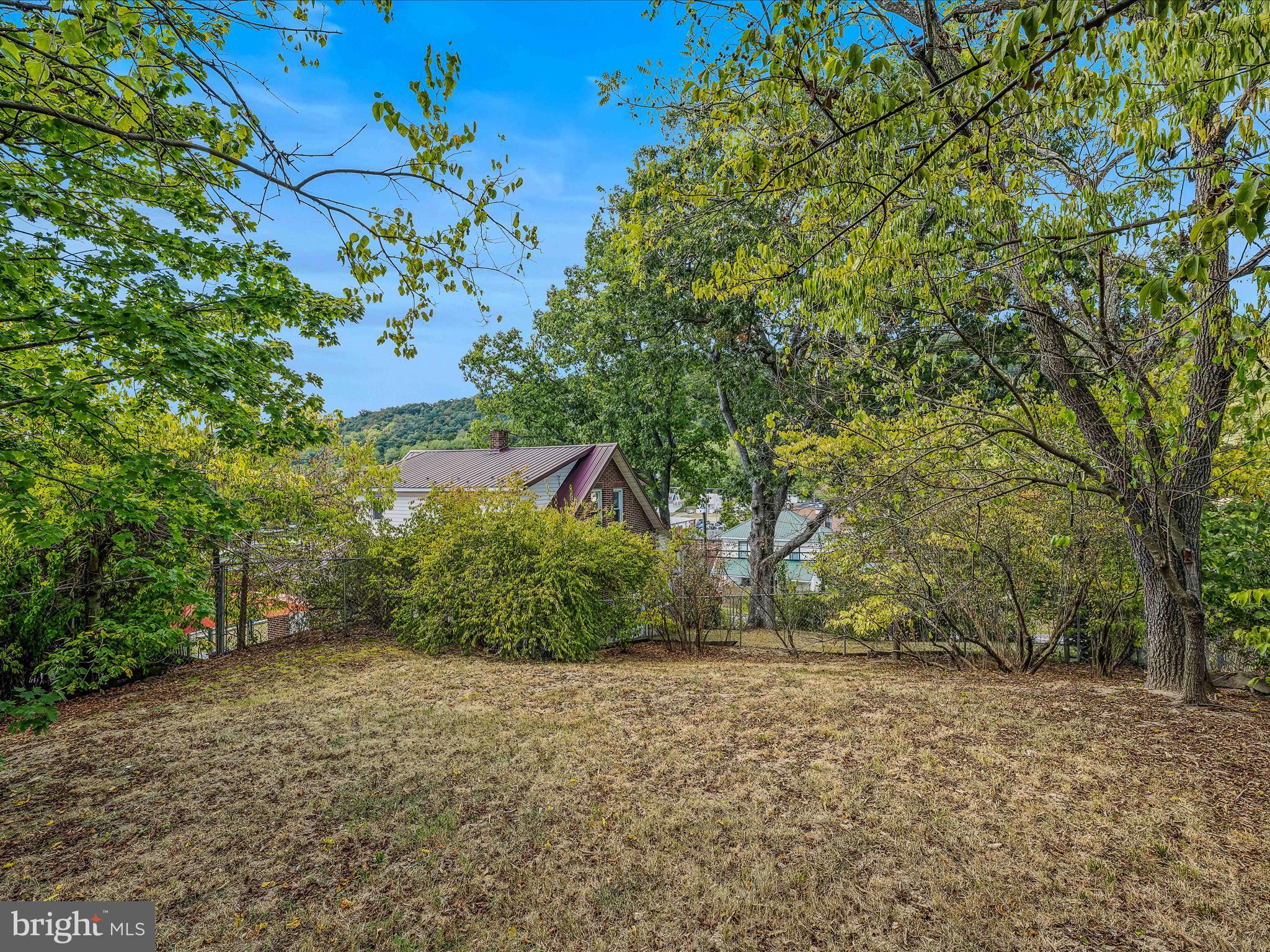 687 S WASHINGTON STREET