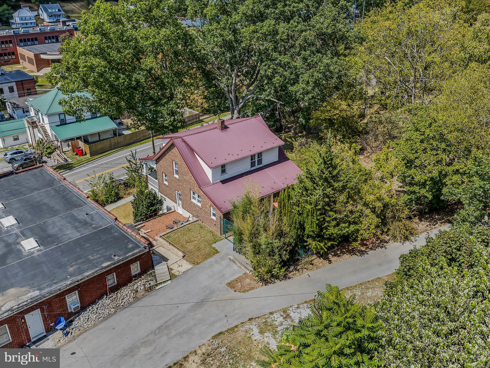 687 S WASHINGTON STREET