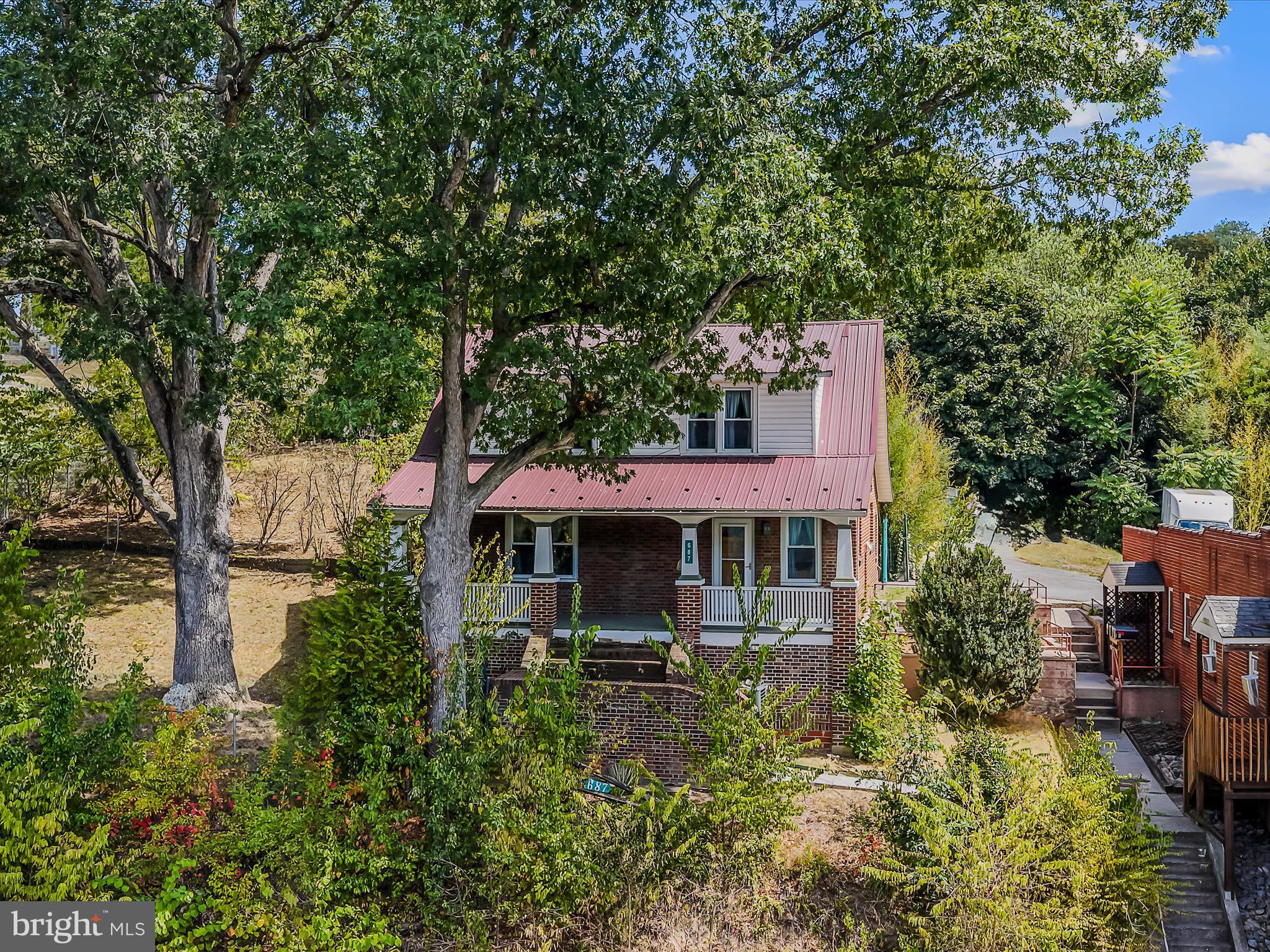 687 S WASHINGTON STREET