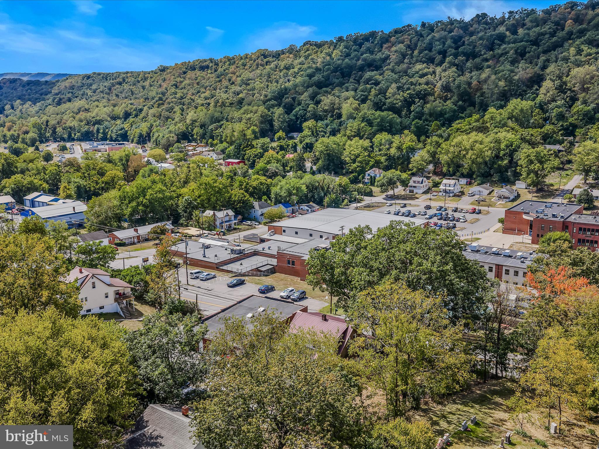 687 S WASHINGTON STREET