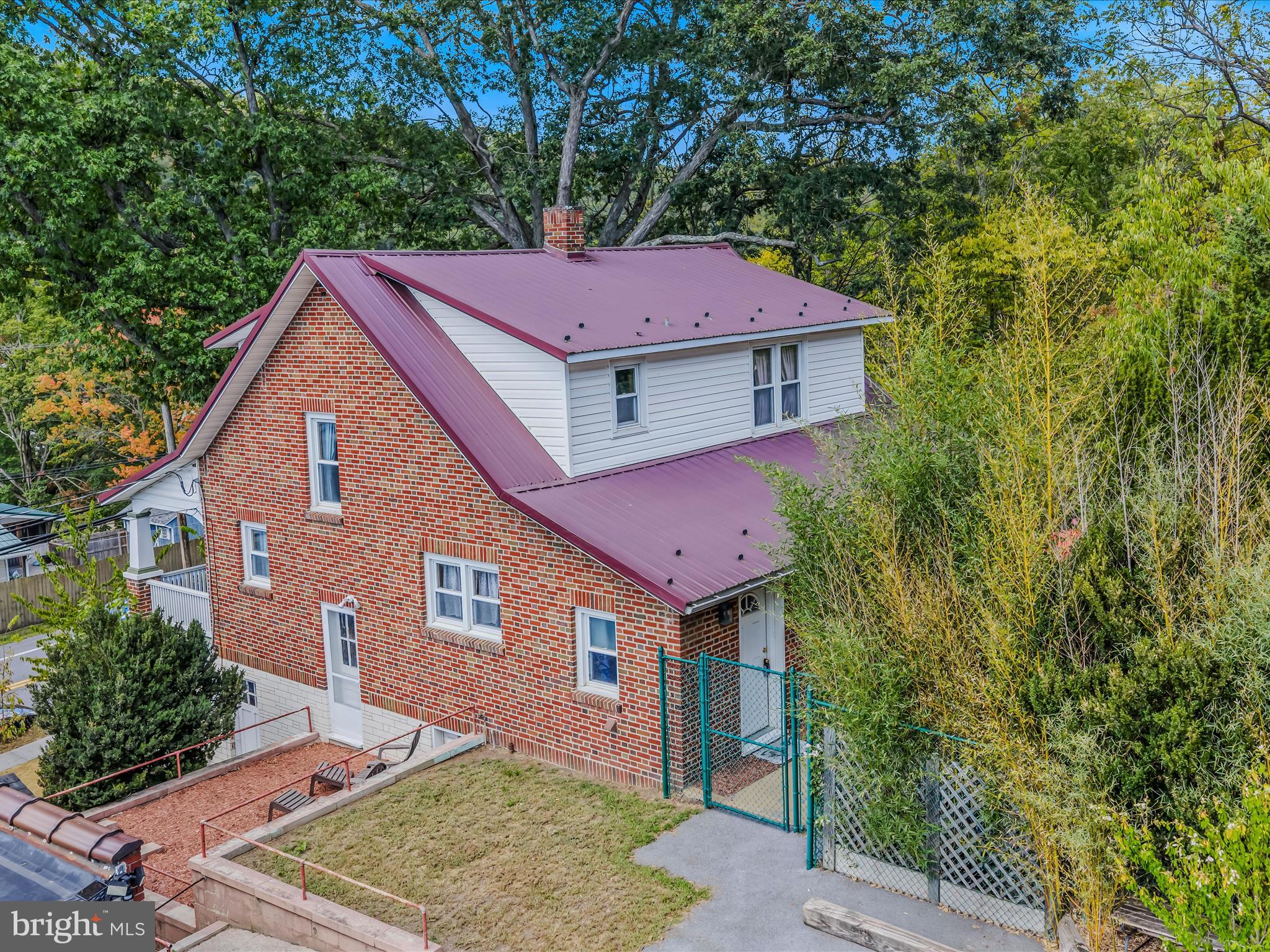 687 S WASHINGTON STREET