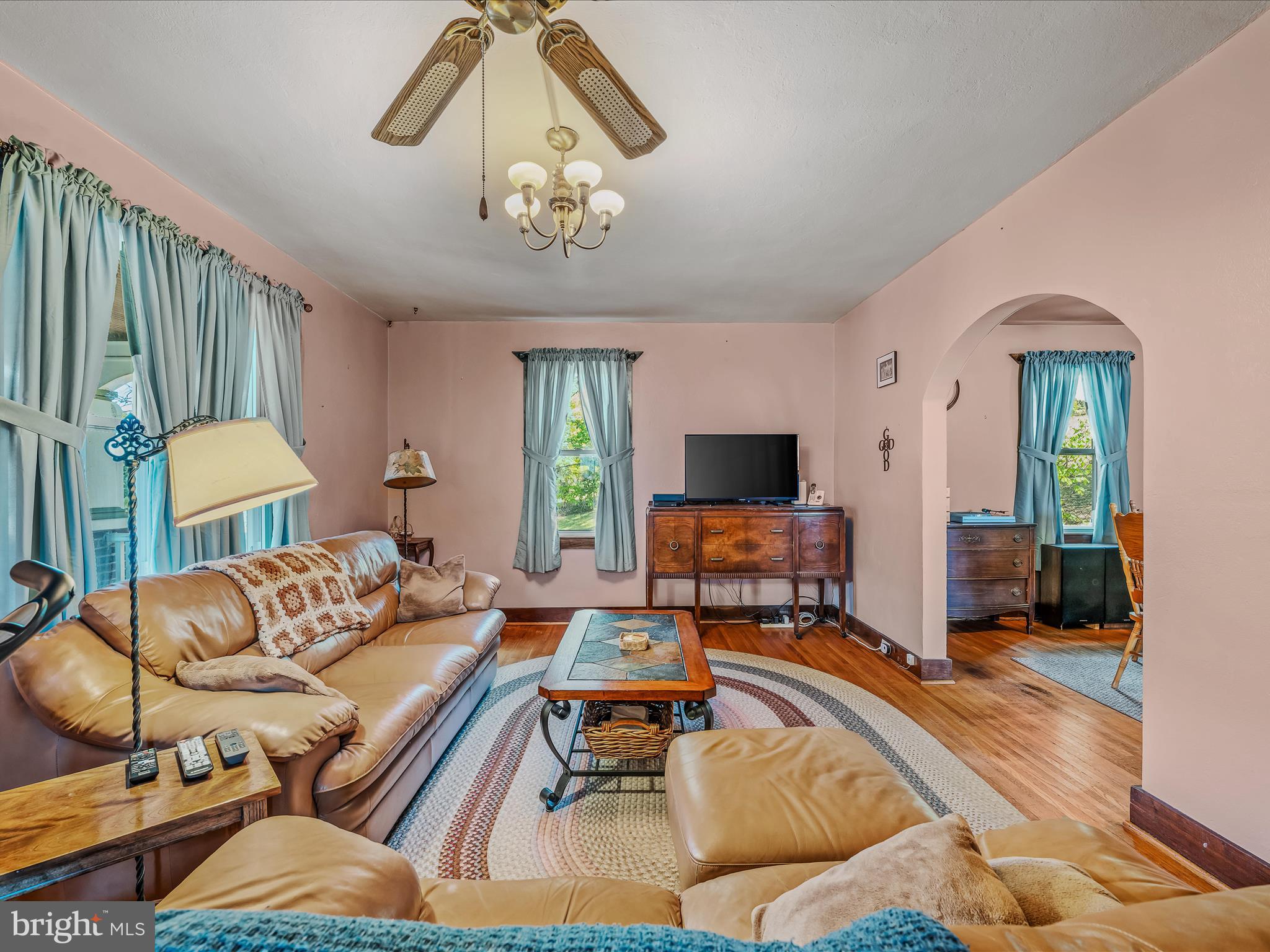 687 S WASHINGTON STREET