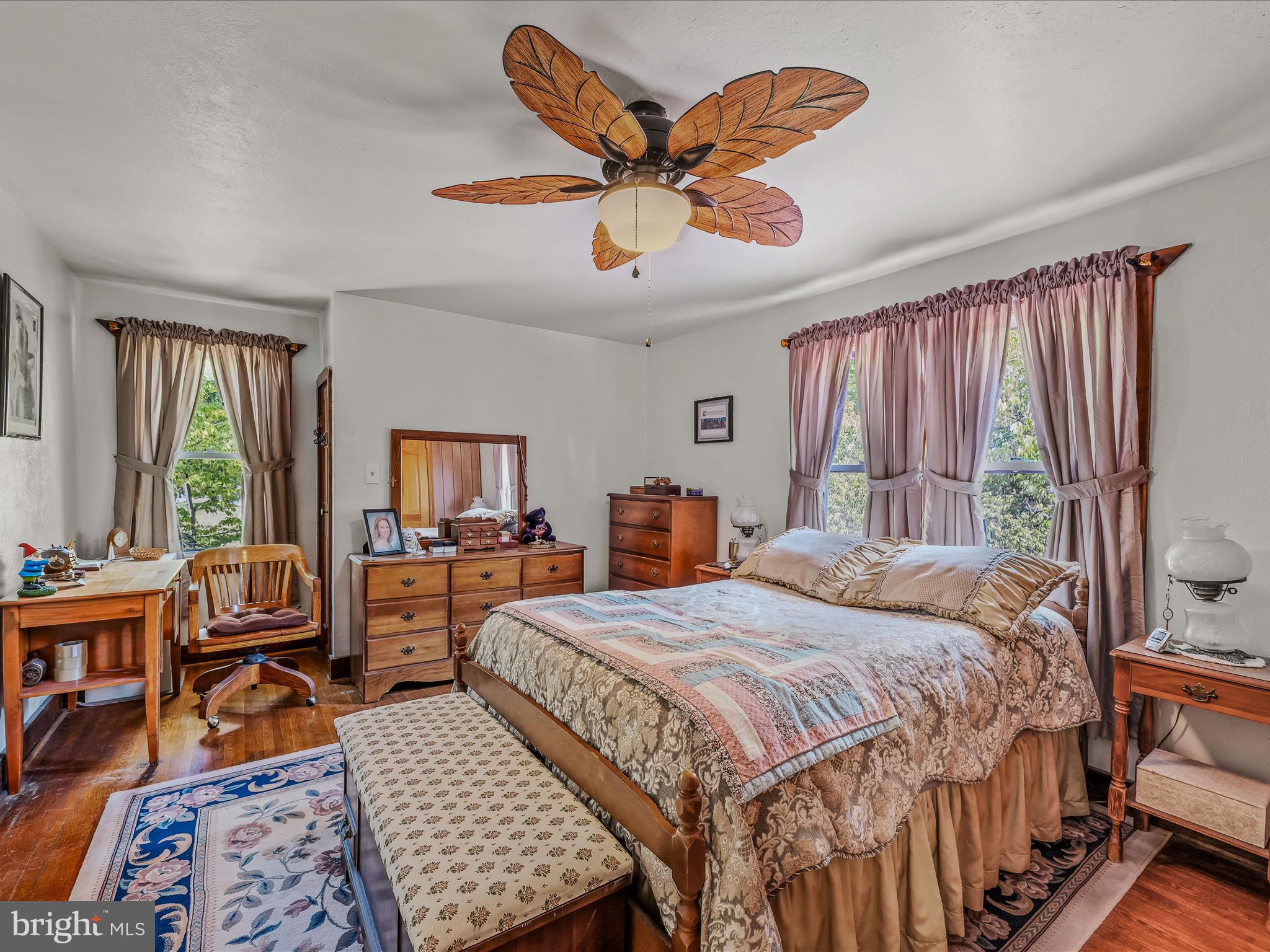 687 S WASHINGTON STREET