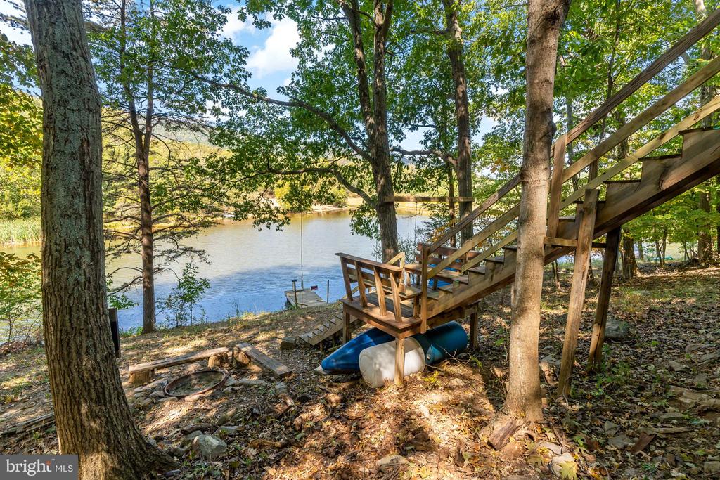 302 TUSCARORA TRAIL