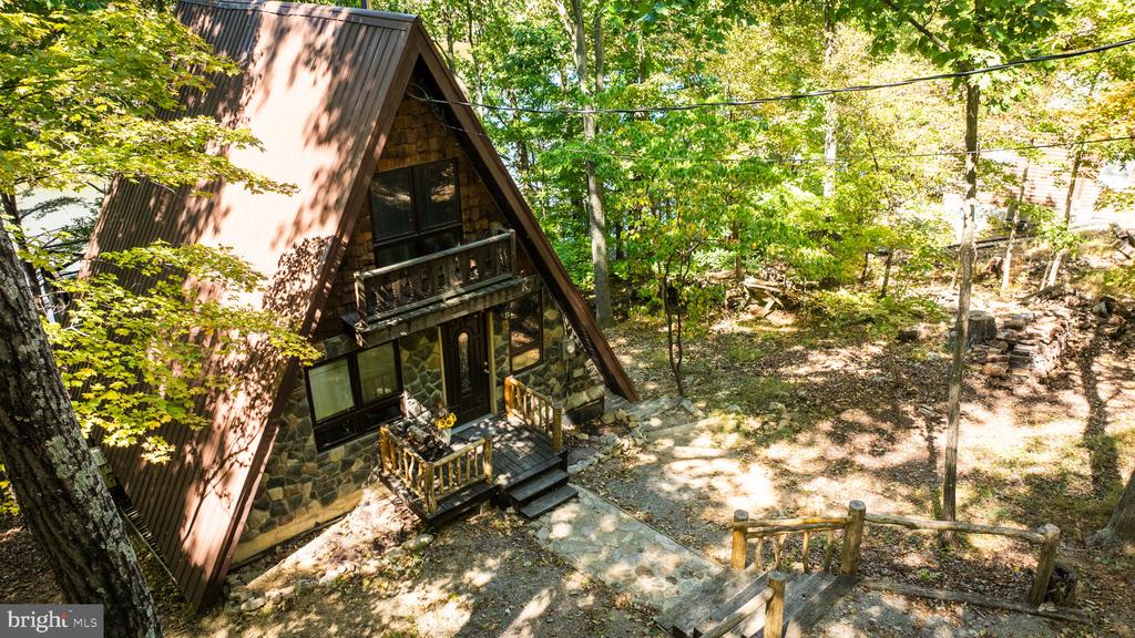 302 TUSCARORA TRAIL