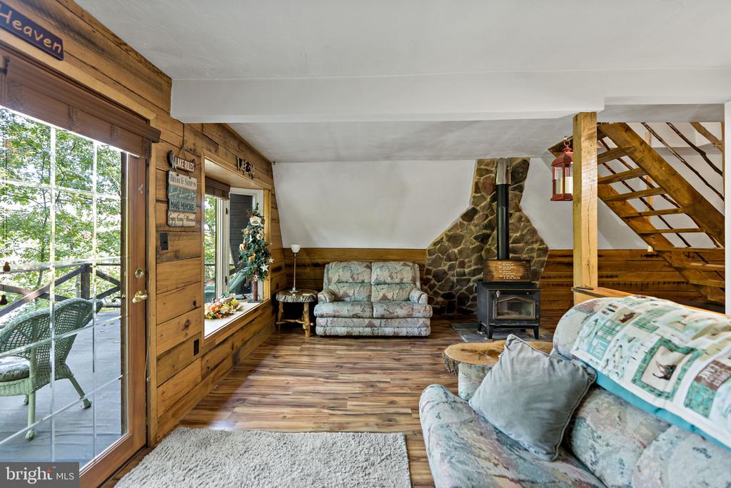 302 TUSCARORA TRAIL