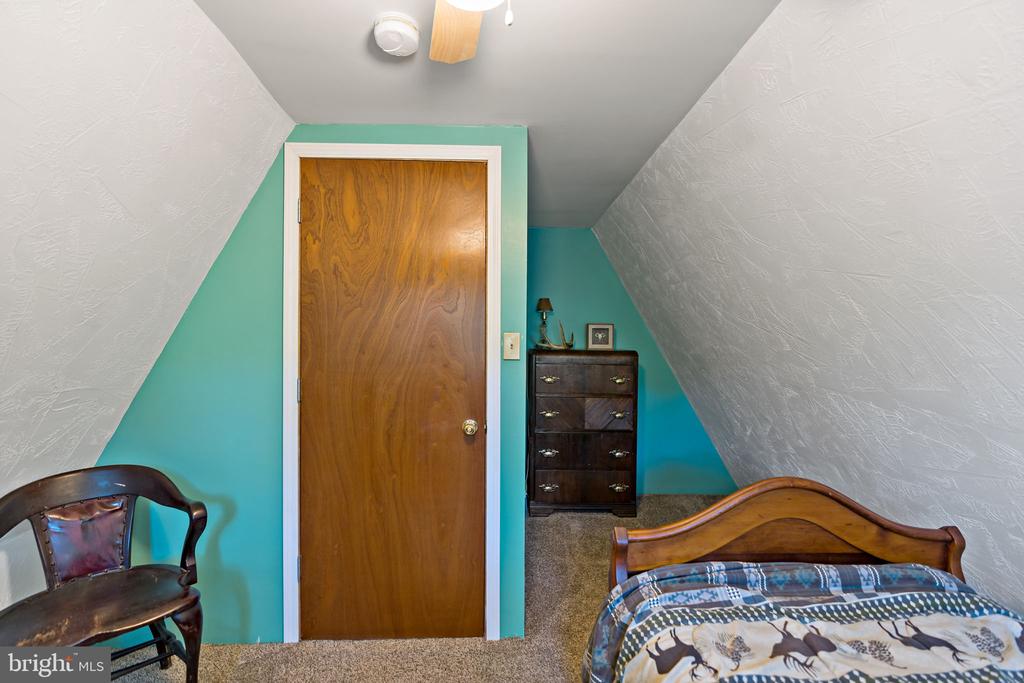 302 TUSCARORA TRAIL