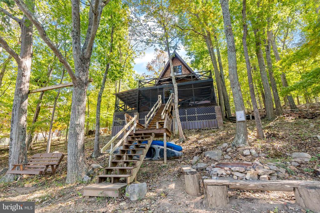 302 TUSCARORA TRAIL