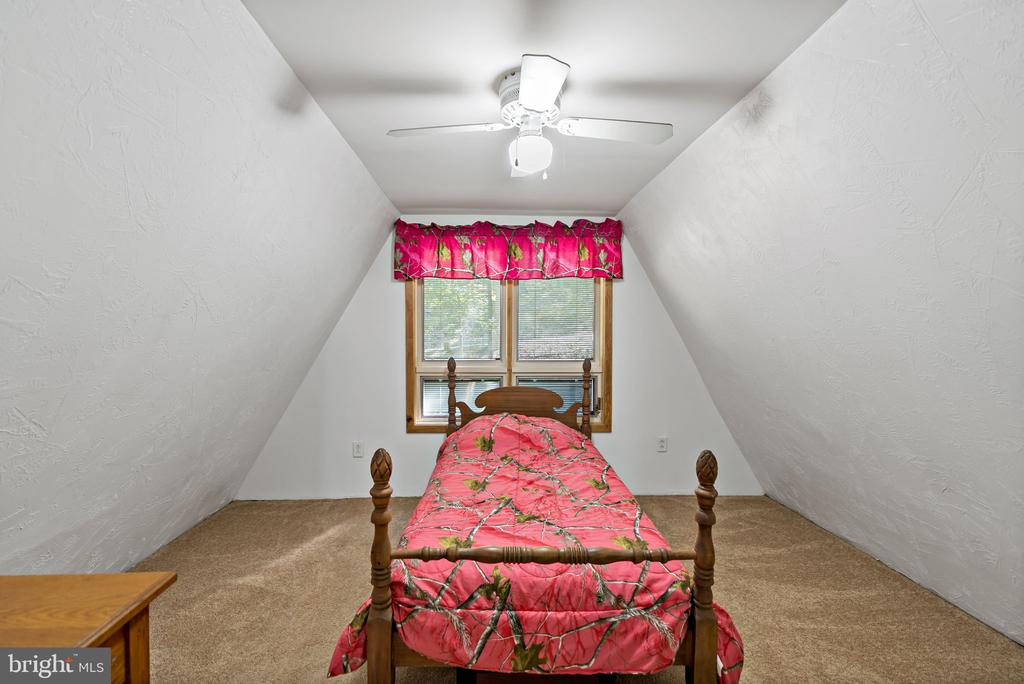 302 TUSCARORA TRAIL