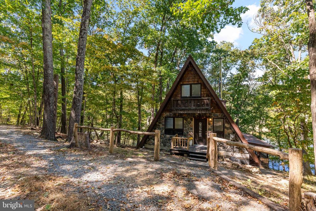 302 TUSCARORA TRAIL