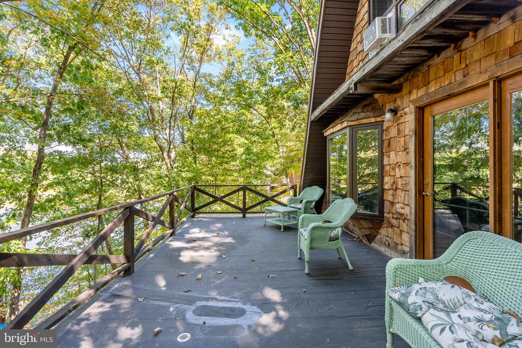 302 TUSCARORA TRAIL