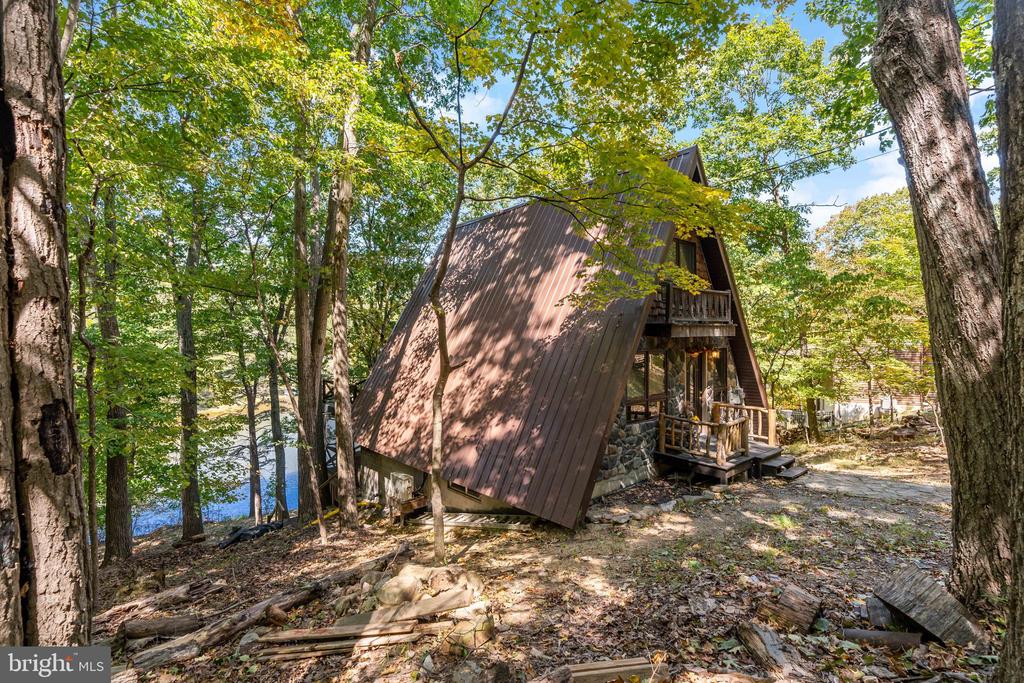 302 TUSCARORA TRAIL