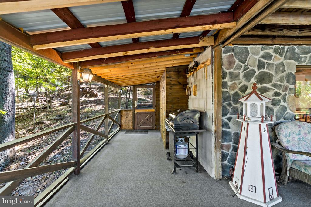 302 TUSCARORA TRAIL