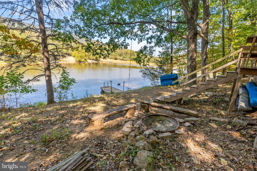 302 TUSCARORA TRAIL