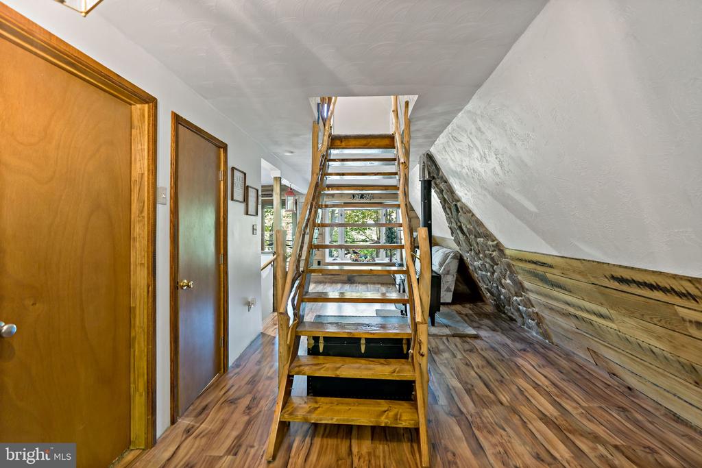 302 TUSCARORA TRAIL