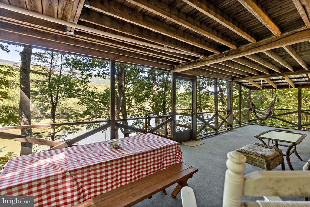 302 TUSCARORA TRAIL