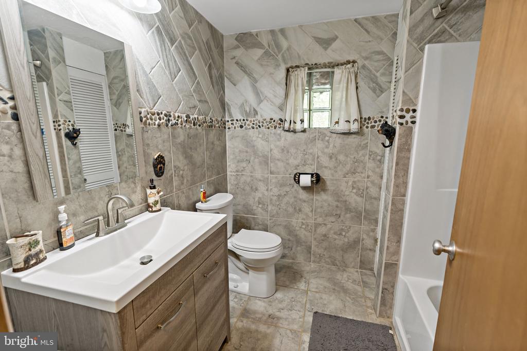 302 TUSCARORA TRAIL