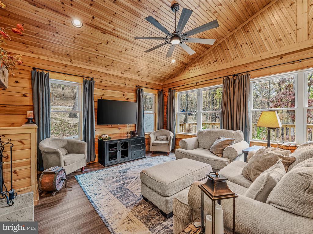 367 DOMINION TRAIL