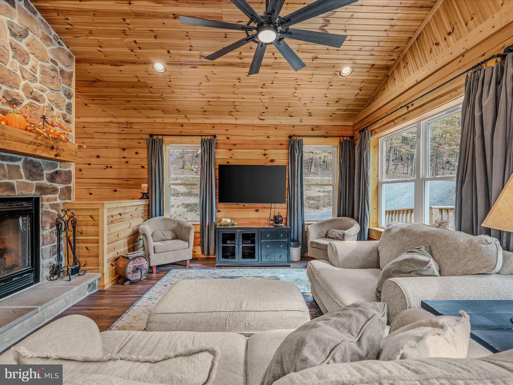 367 DOMINION TRAIL