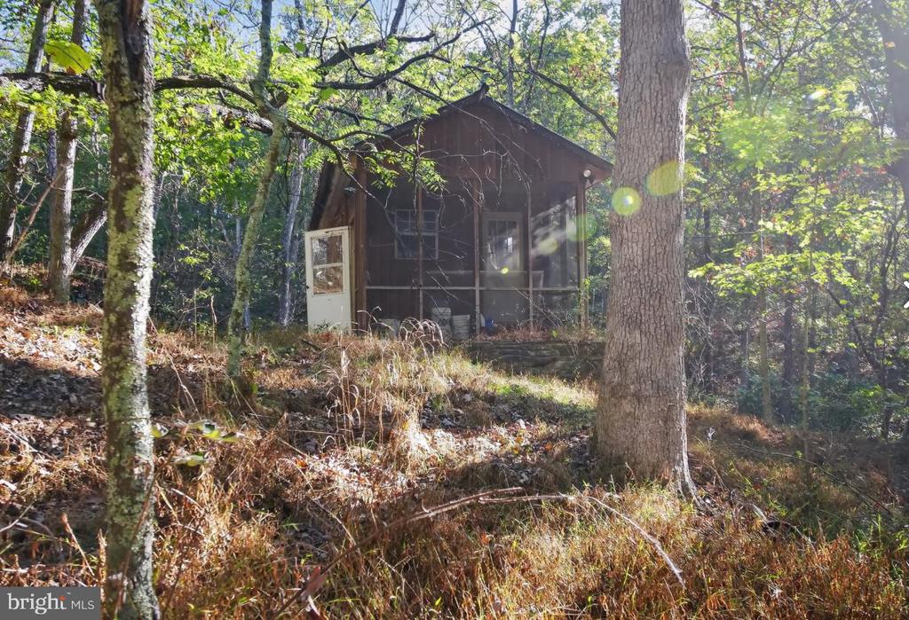 375 MOSS HILL COURT