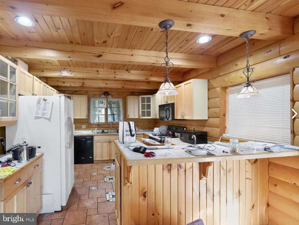 375 MOSS HILL COURT