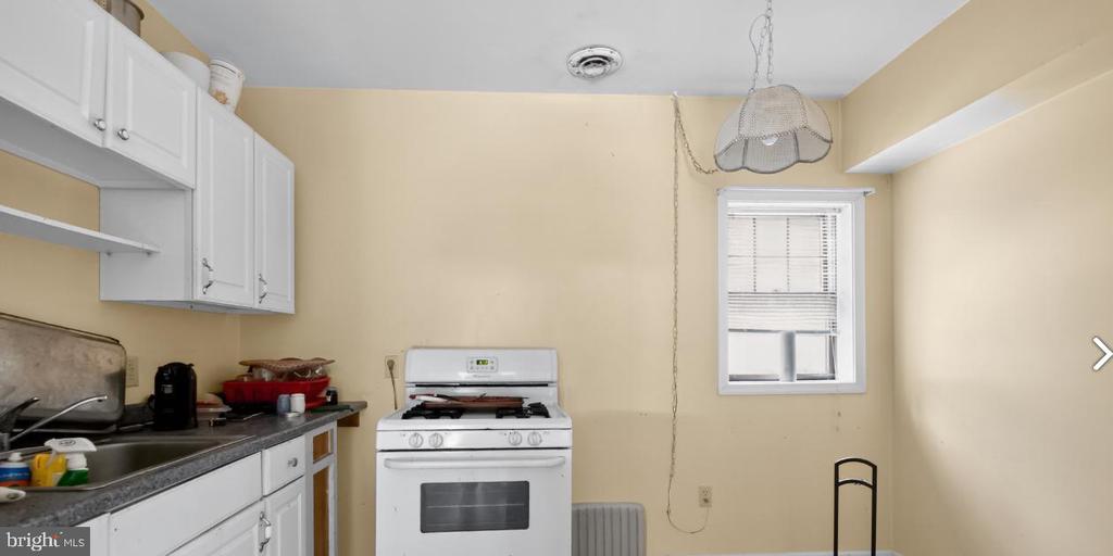 375 MOSS HILL COURT