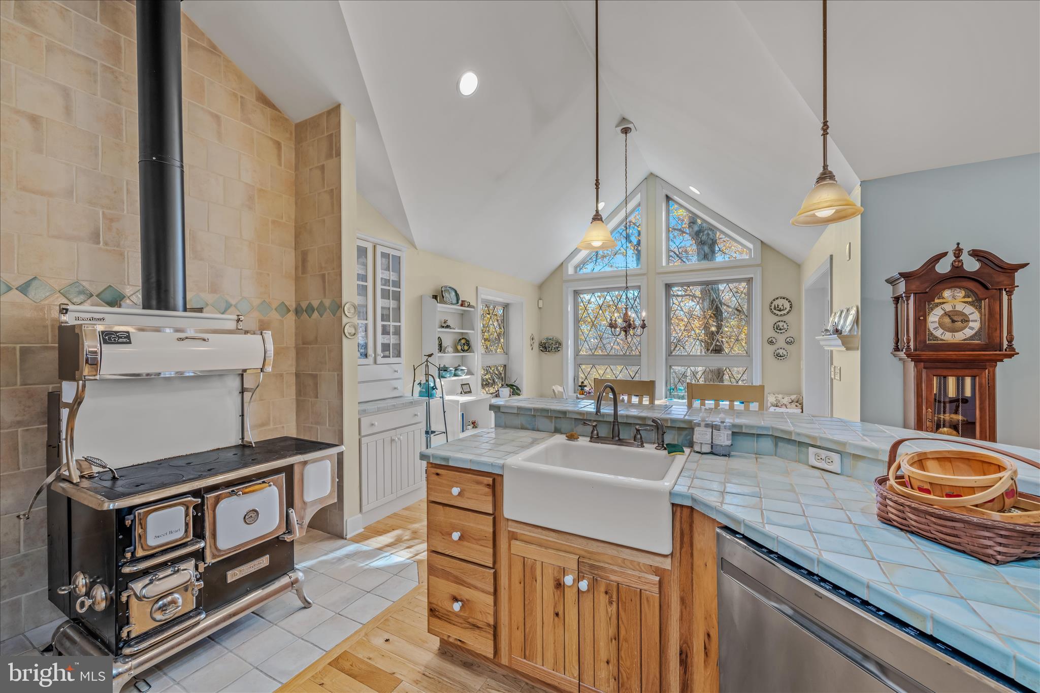 601 PARKSIDE TERRACE