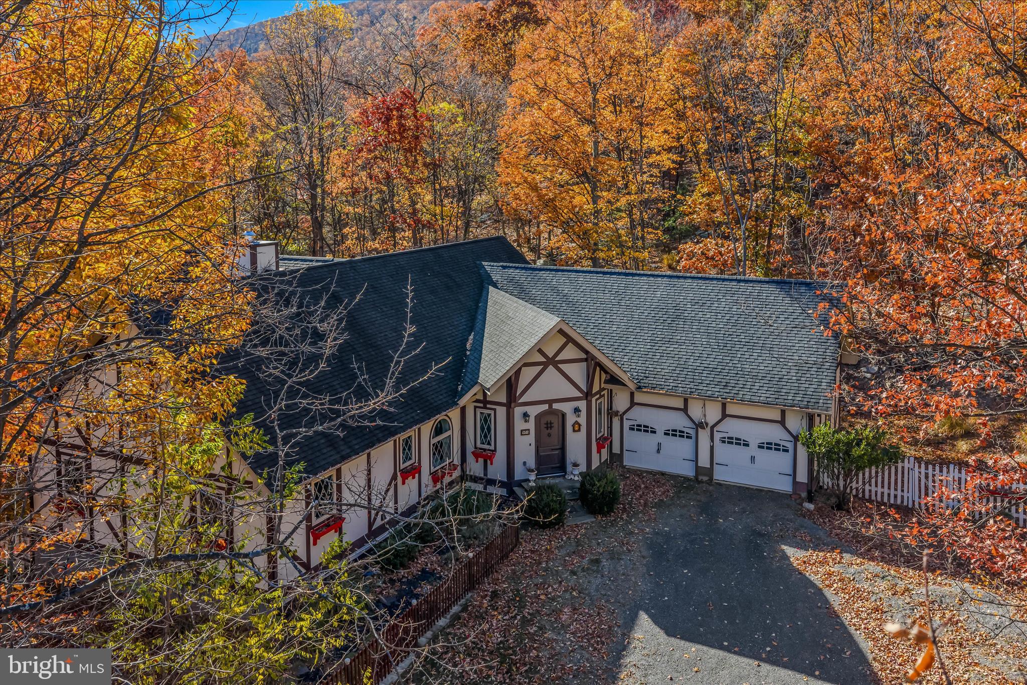 601 PARKSIDE TERRACE