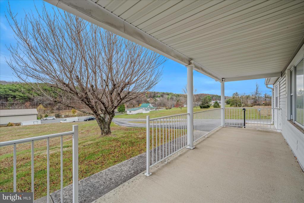 28 GRAY RIDGE LANE