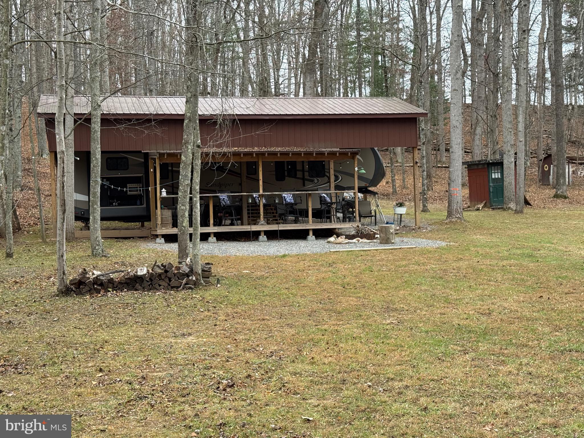 1327 GOLLIDAY LANE