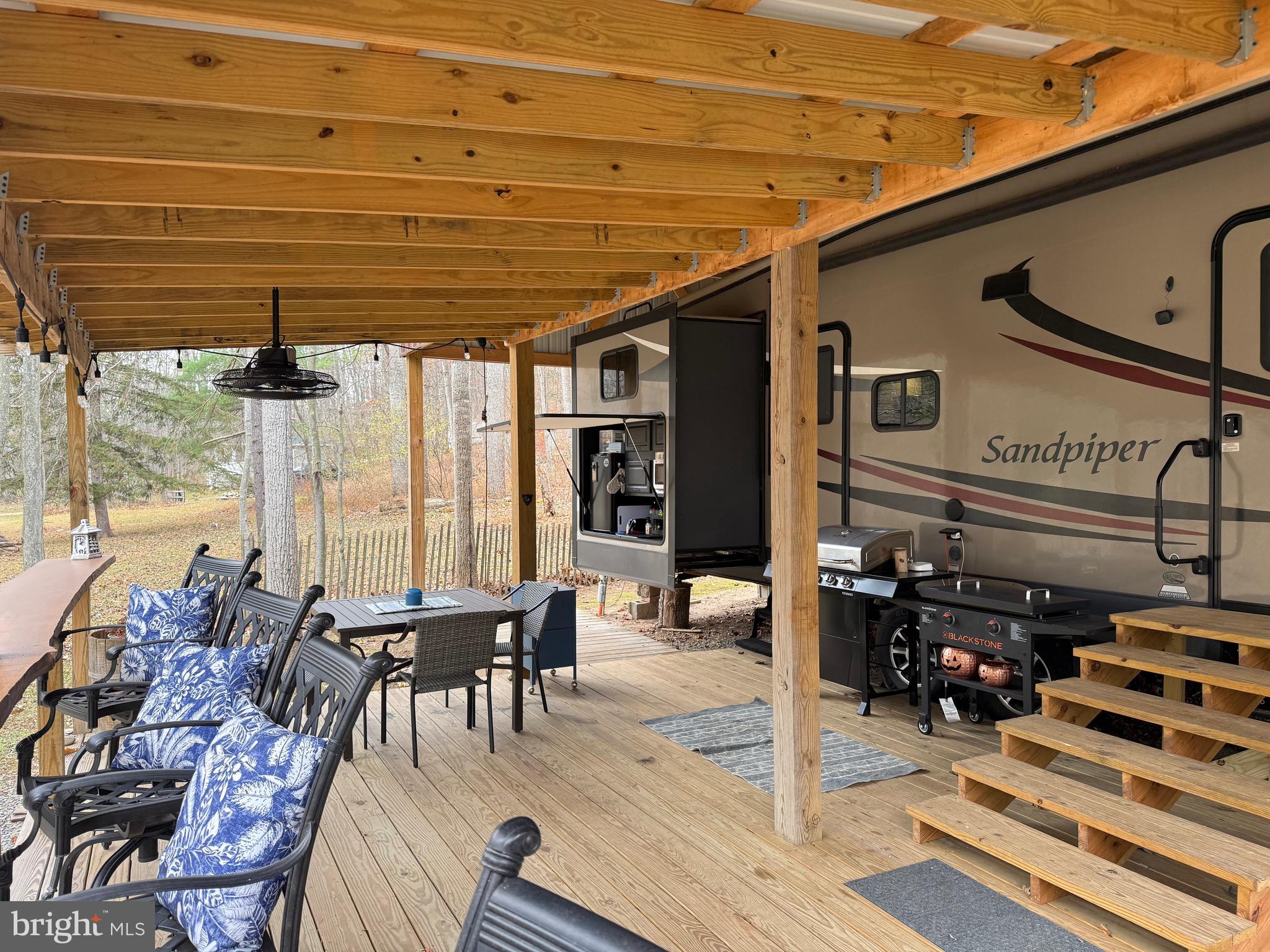 1327 GOLLIDAY LANE